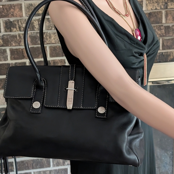 Michael Kors Black Leather Vintage Shoulder Bag - Picture 14 of 16